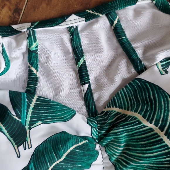 Two-Piece High Neck Leaf Bikini Set - Picture 3 of 4